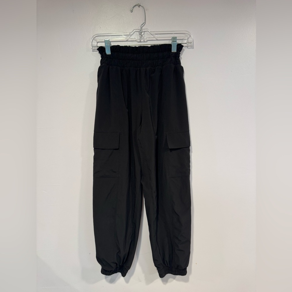 Black Athleta girl cargo‎ joggers